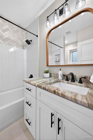 6810 Pershing Avenue, University City, MO 63130