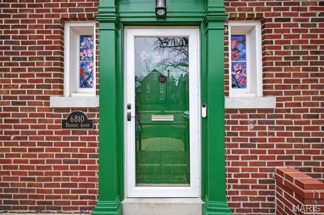 6810 Pershing Avenue, University City, MO 63130