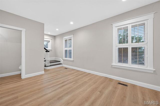 6810 Pershing Avenue, University City, MO 63130