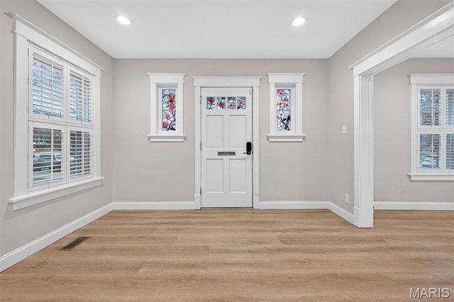 6810 Pershing Avenue, University City, MO 63130