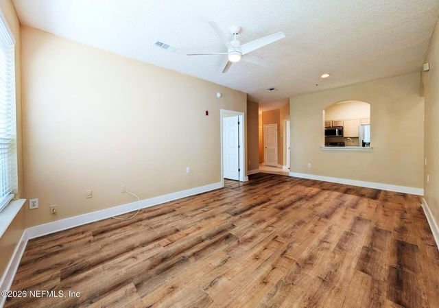 10550 BAYMEADOWS Road 322, Jacksonville, FL 32256