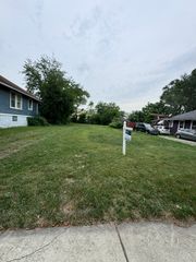 330 East Avenue, La Grange, IL 60525