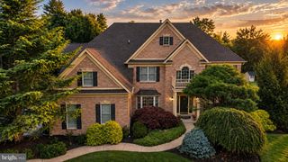 16 CHESTNUT LN, North Wales, PA 19454