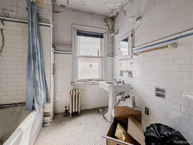 2654 Tuxedo Street, Detroit, MI 48206