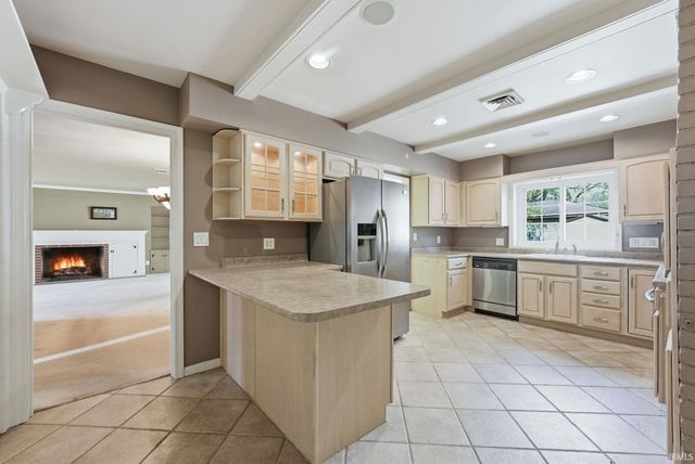 5227 Indiana Avenue, Fort Wayne, IN 46807