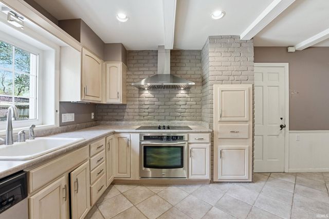 5227 Indiana Avenue, Fort Wayne, IN 46807