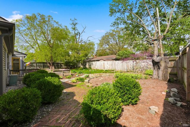 5227 Indiana Avenue, Fort Wayne, IN 46807