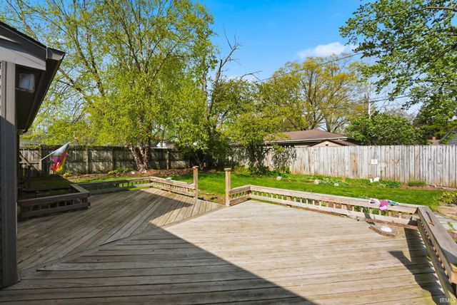 5227 Indiana Avenue, Fort Wayne, IN 46807