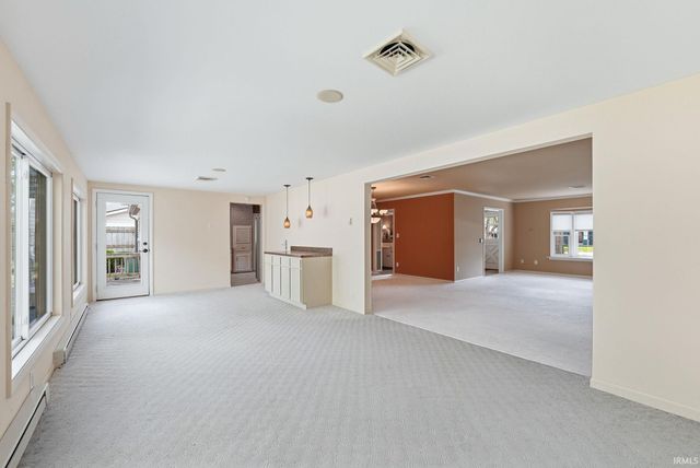 5227 Indiana Avenue, Fort Wayne, IN 46807