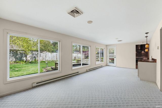 5227 Indiana Avenue, Fort Wayne, IN 46807