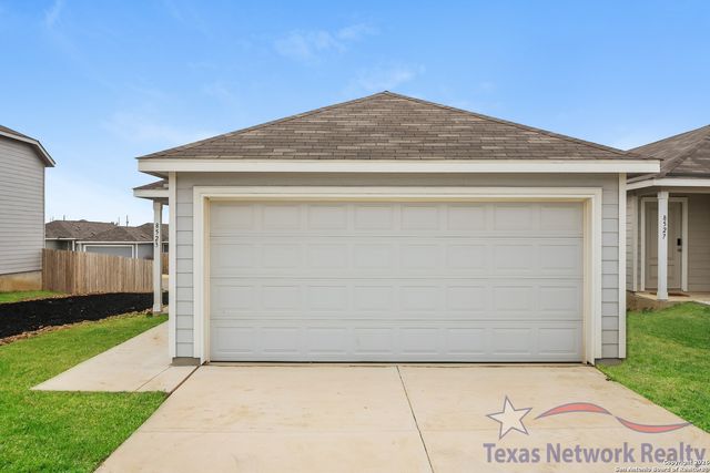 8523 Logan Sapphire, San Antonio, TX 78263