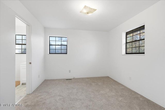 425 Laurel Lake Circle, Madisonville, TN 37354