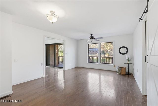 425 Laurel Lake Circle, Madisonville, TN 37354