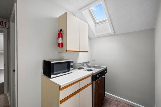 2425 Lafayette Road, Portsmouth, NH 03801