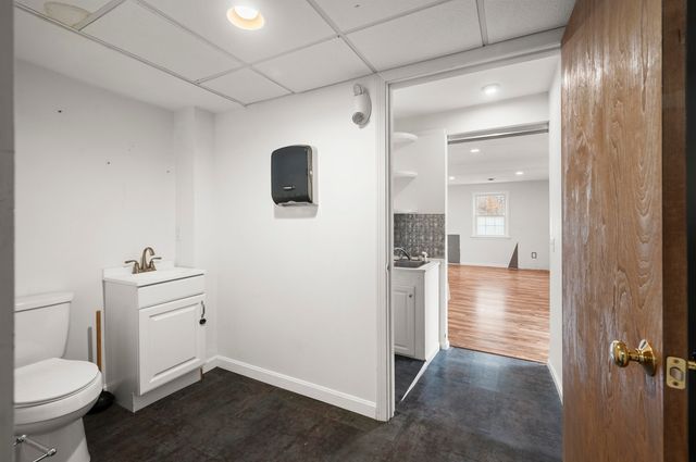 2425 Lafayette Road, Portsmouth, NH 03801