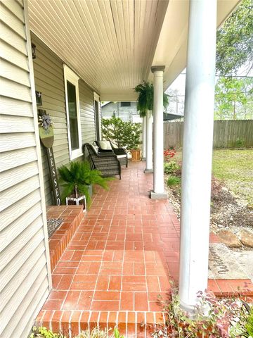 216 S William Barnett Avenue, Cleveland, TX 77327