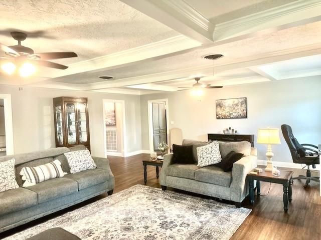 216 S William Barnett Avenue, Cleveland, TX 77327