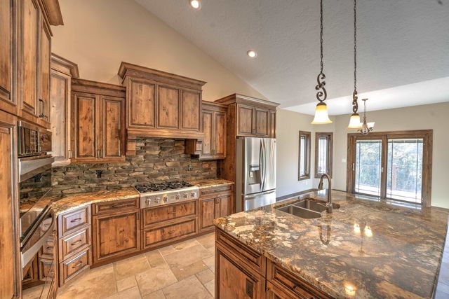 1409 Golden Valley Lane, Minot, ND 58703