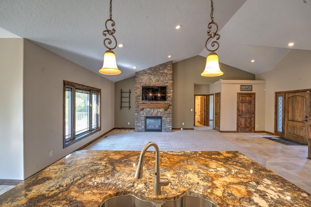 1409 Golden Valley Lane, Minot, ND 58703