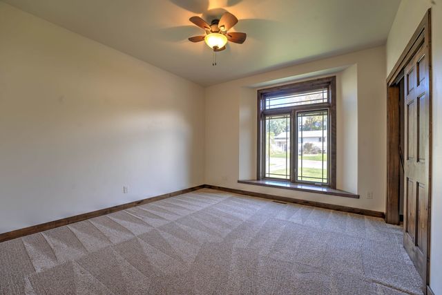 1409 Golden Valley Lane, Minot, ND 58703