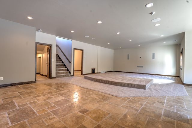 1409 Golden Valley Lane, Minot, ND 58703