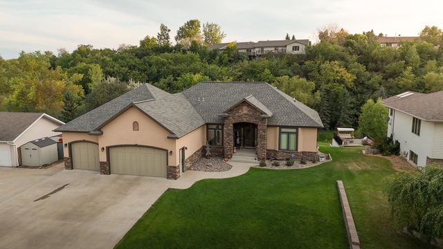 1409 Golden Valley Lane, Minot, ND 58703