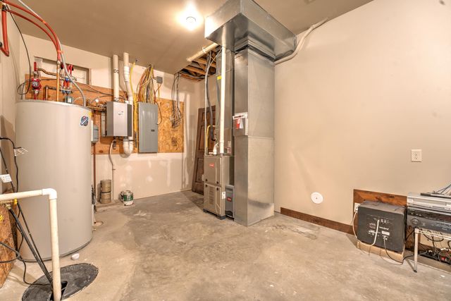 1409 Golden Valley Lane, Minot, ND 58703