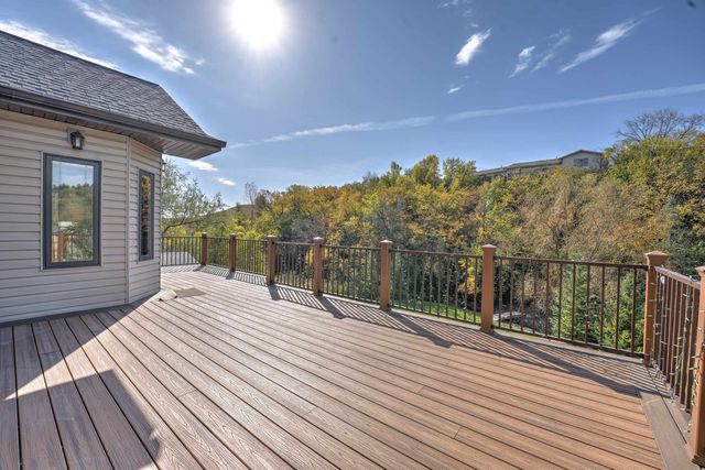 1409 Golden Valley Lane, Minot, ND 58703