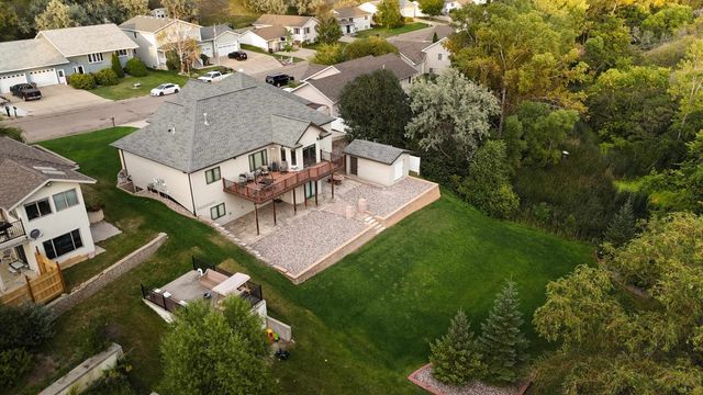 1409 Golden Valley Lane, Minot, ND 58703