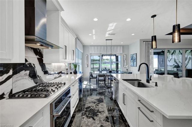 11628 Periwinkle DR, Naples, FL 34120