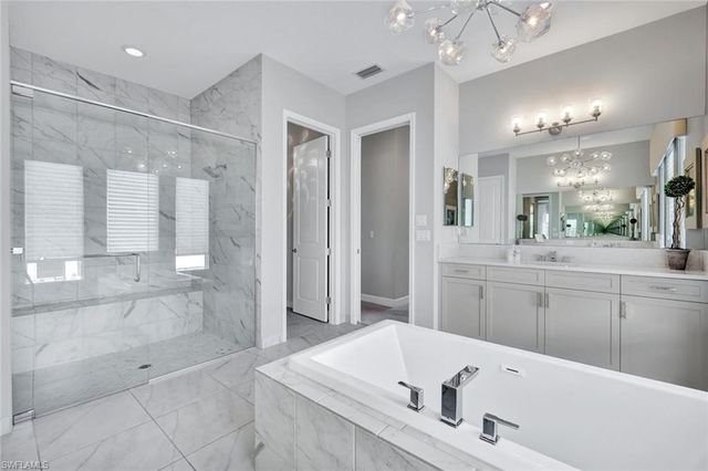 11628 Periwinkle DR, Naples, FL 34120