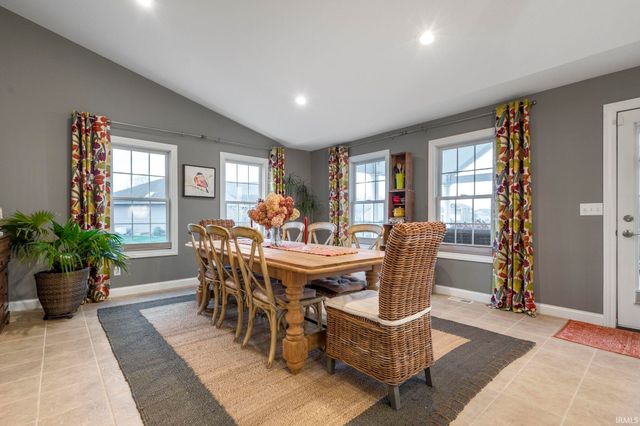 23870 Autumnview Lane, Elkhart, IN 46517