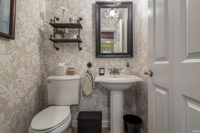 23870 Autumnview Lane, Elkhart, IN 46517