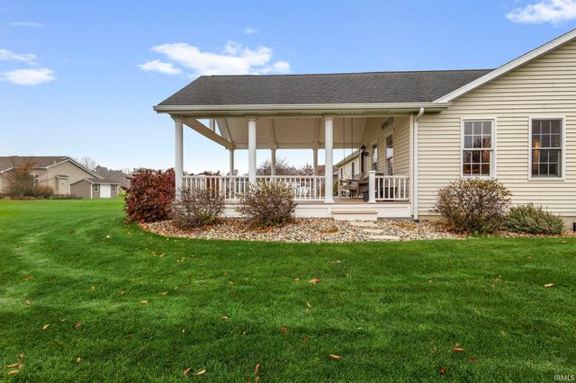 23870 Autumnview Lane, Elkhart, IN 46517