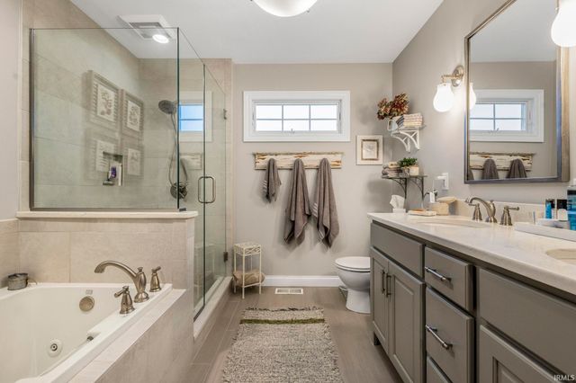 23870 Autumnview Lane, Elkhart, IN 46517