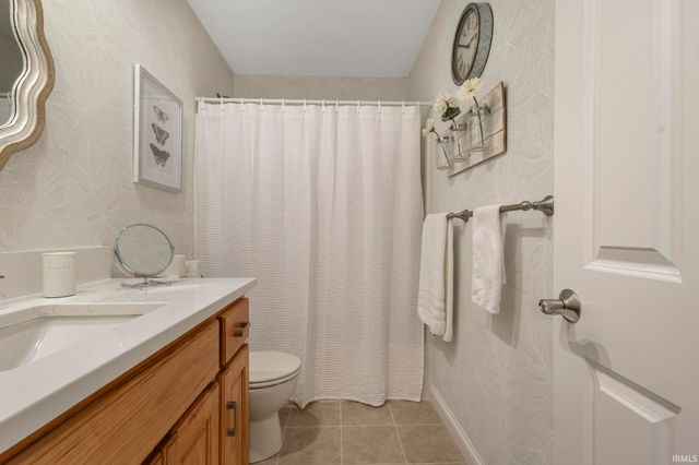 23870 Autumnview Lane, Elkhart, IN 46517