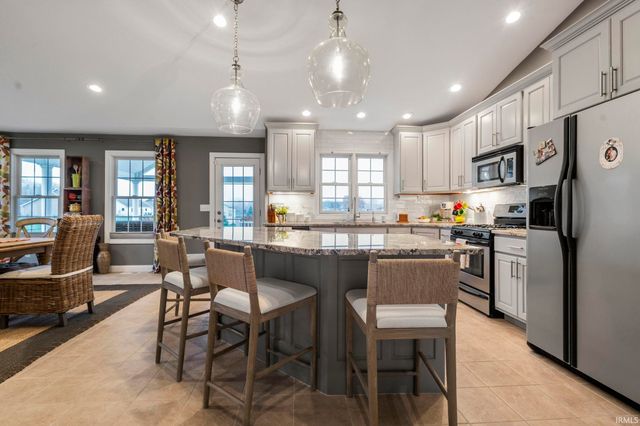 23870 Autumnview Lane, Elkhart, IN 46517