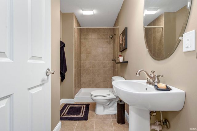 23870 Autumnview Lane, Elkhart, IN 46517