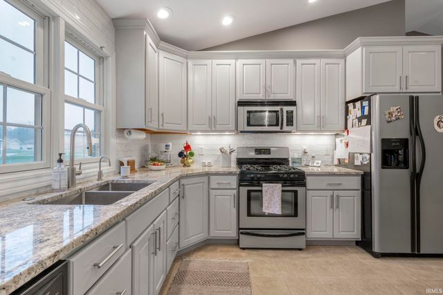 23870 Autumnview Lane, Elkhart, IN 46517