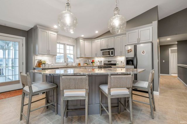 23870 Autumnview Lane, Elkhart, IN 46517