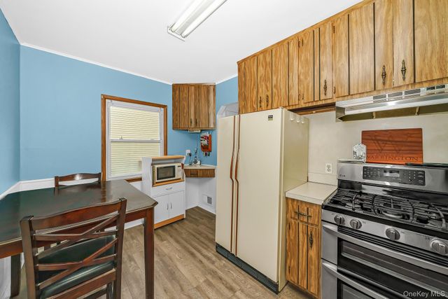 65 5th Street, Garden City Park, NY 11040