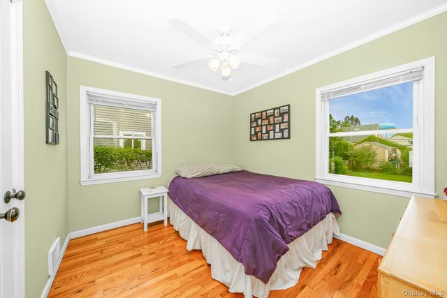 65 5th Street, Garden City Park, NY 11040