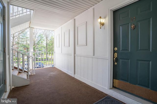27 CHAMBORD CT, Hamilton, NJ 08619