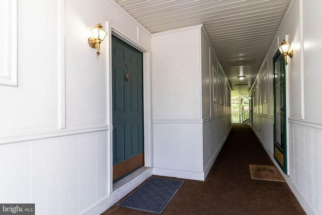27 CHAMBORD CT, Hamilton, NJ 08619