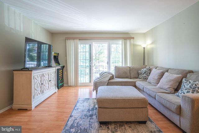 27 CHAMBORD CT, Hamilton, NJ 08619