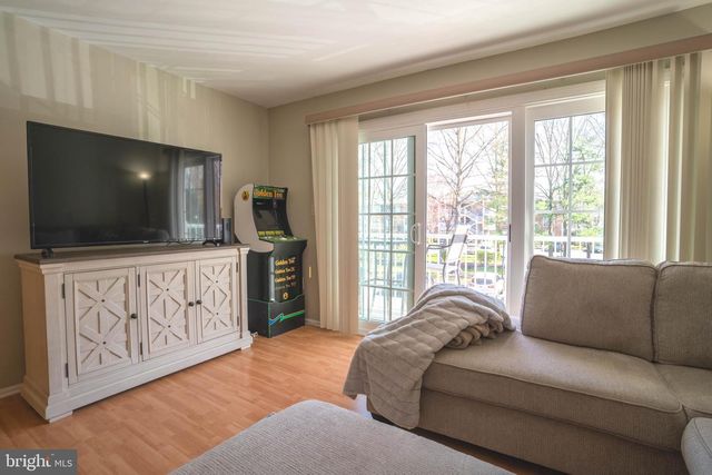 27 CHAMBORD CT, Hamilton, NJ 08619