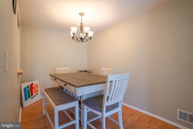 27 CHAMBORD CT, Hamilton, NJ 08619