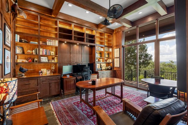9200 Stallion DR, Austin, TX 78733