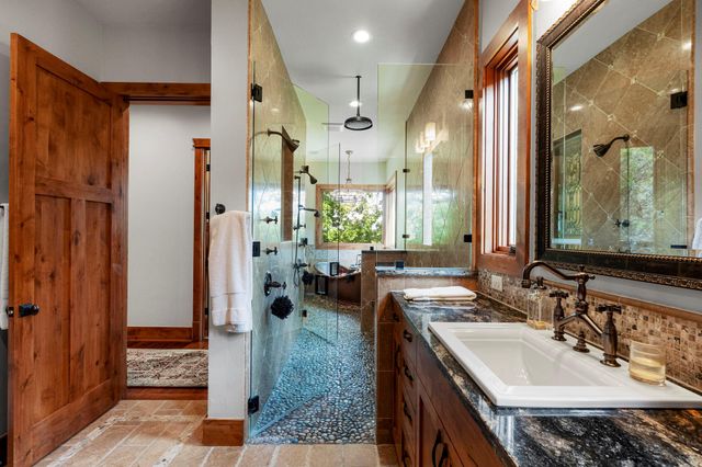 9200 Stallion DR, Austin, TX 78733