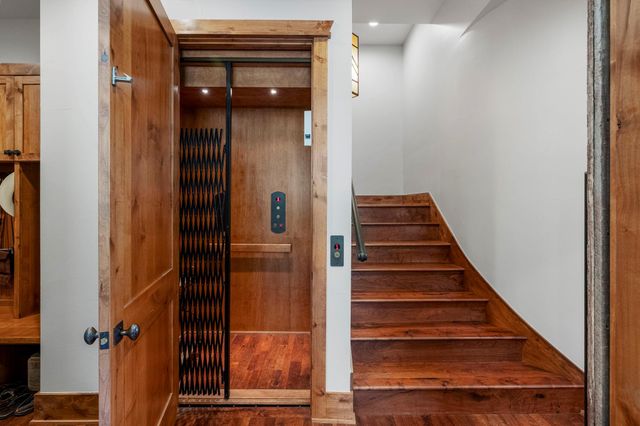 9200 Stallion DR, Austin, TX 78733